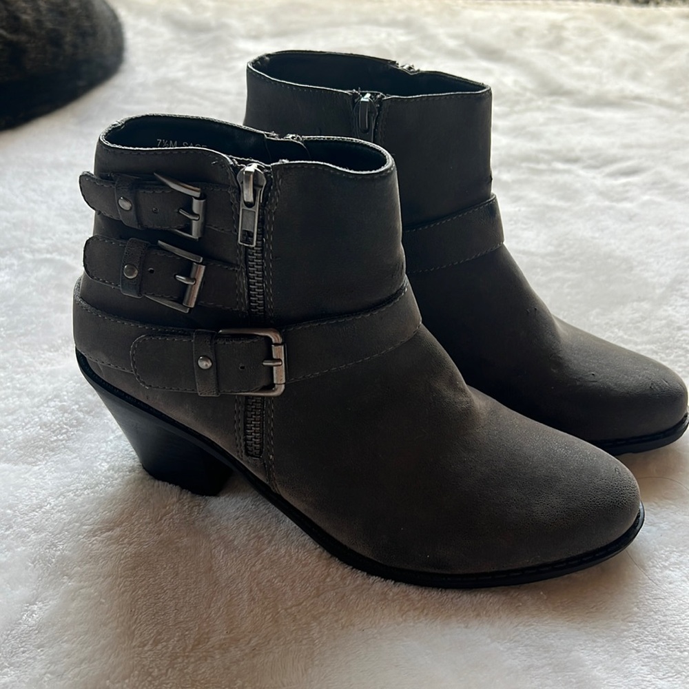 Nicole womens 7.5.